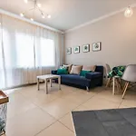 Victus Stylish Apartment With Underground Parking By Noclegi Renters *