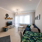 Victus Stylish Apartment With Underground Parking By Noclegi Renters סופוט