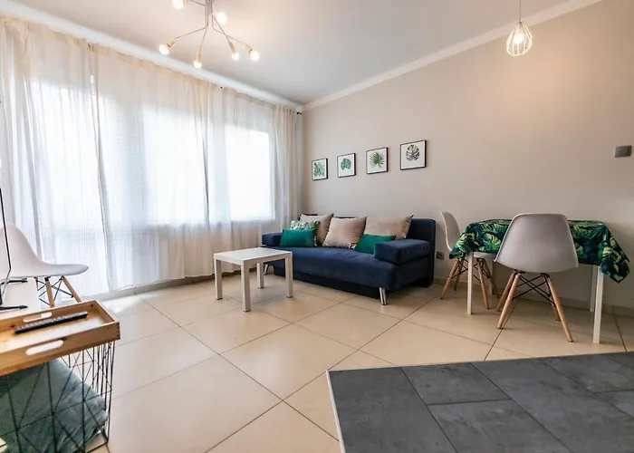 Victus Stylish Apartment With Underground Parking By Noclegi Renters *